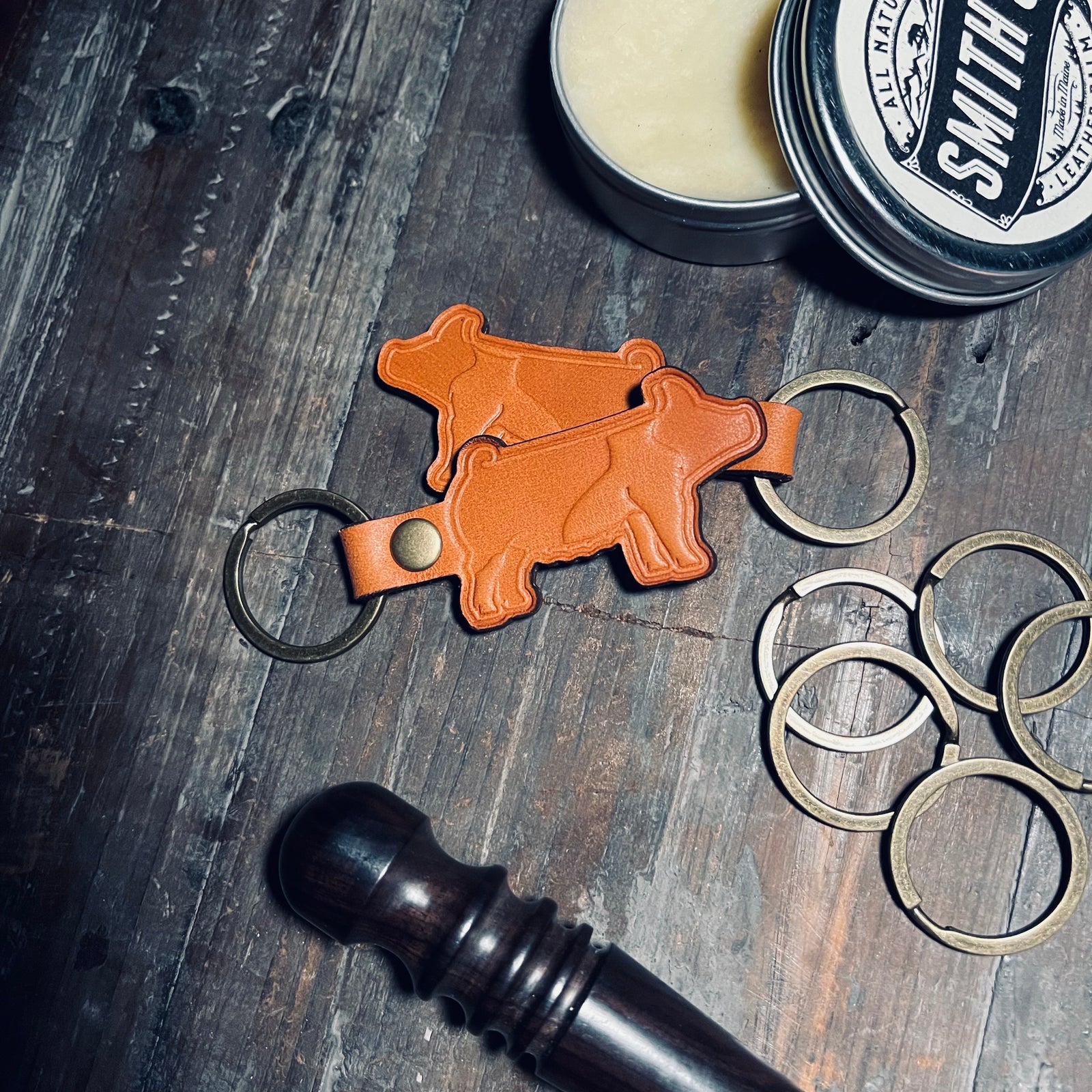 LEATHER CROSS / HAMP PIG KEYCHAIN